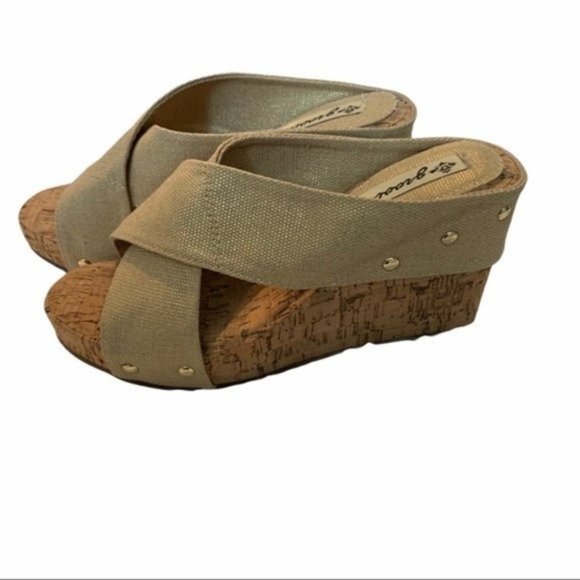 groove Shoes - Groove Platform Tan Canvas Wedge Shoes Size 8